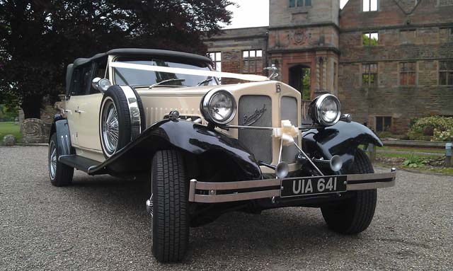 vintage wedding car for prestige wedding car hire West Midlands