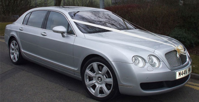 Luxury wedding car available at Manns Limo for prestige wedding cars Birmingham