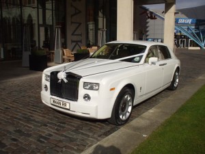 White Rolls Royce wedding car for prestige wedding cars Birmingham